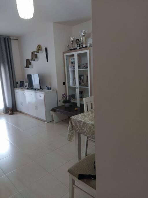 Bajo Puerta De Alcazaba Apartment Retamar  Exterior foto