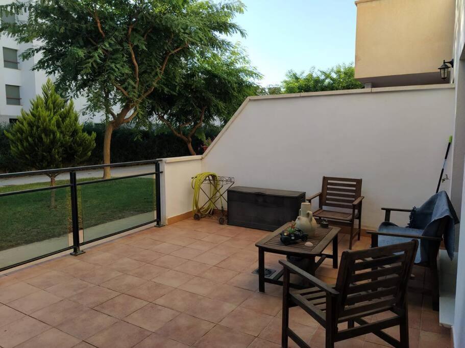 Bajo Puerta De Alcazaba Apartment Retamar  Exterior foto